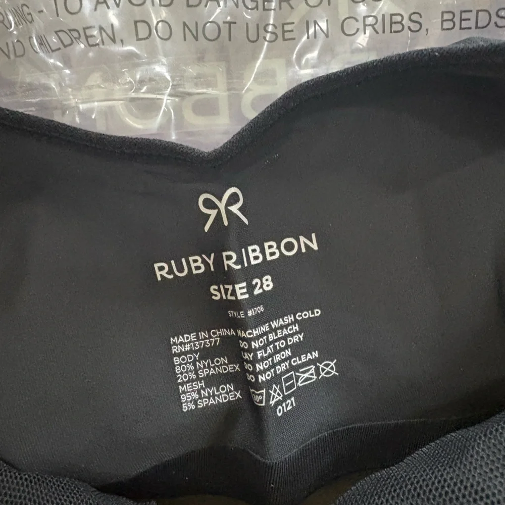 Ruby Ribbon Pin-up Racerback Demo Bra Black NWT